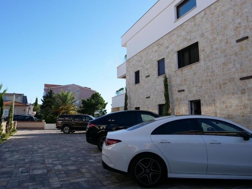 Apartments Dernaj Vir Eksteriør bilde